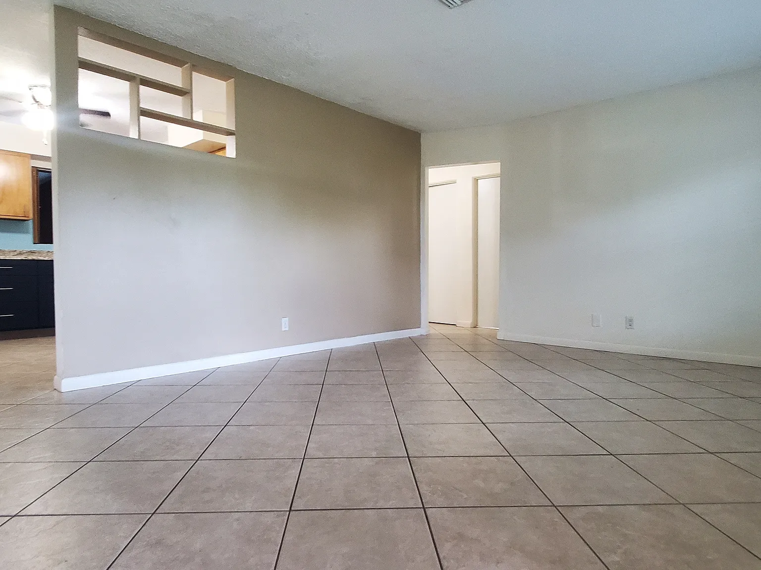 2 bed, 1250 sqft, $2,400 — Photo 2