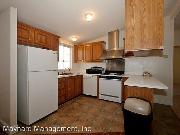 3rd image of 4254 Lakeview Dr