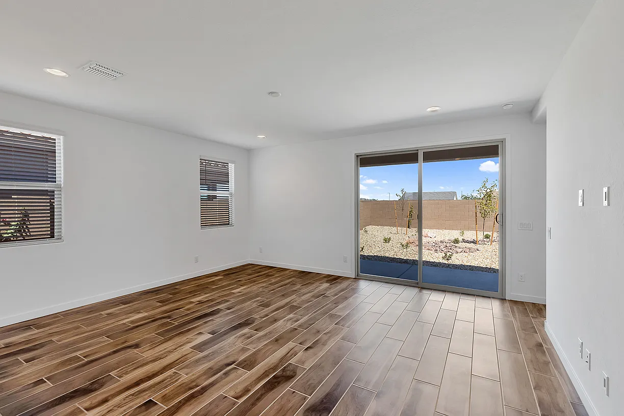 3 bed, 1392 sqft, $2,050 — Photo 3