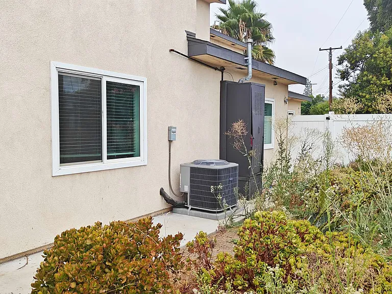 1626 Riverside Dr — Photo 34
