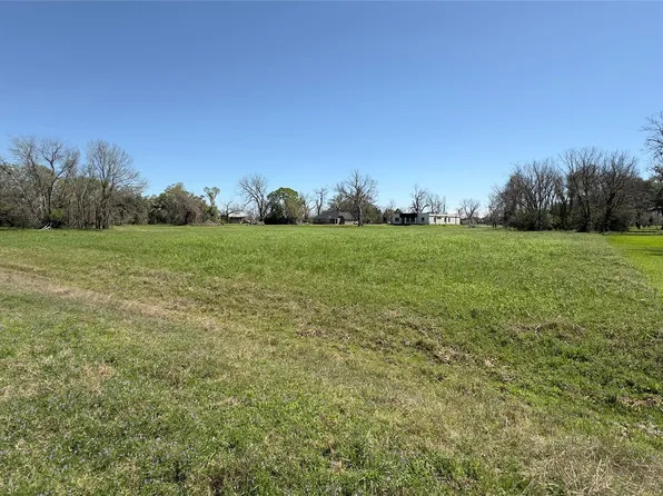 743 Rancho Chico Ct, Angleton, TX 77515