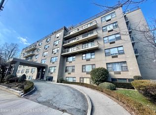 175 Zoe St APT 2R, Staten Island, NY 10305