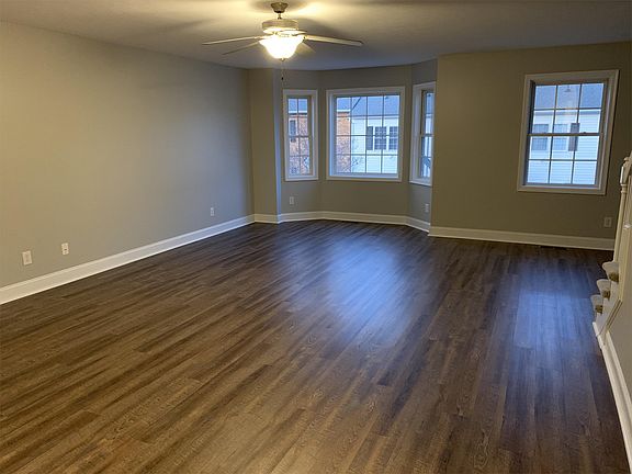 3rd image of 105 Margate Dr #1