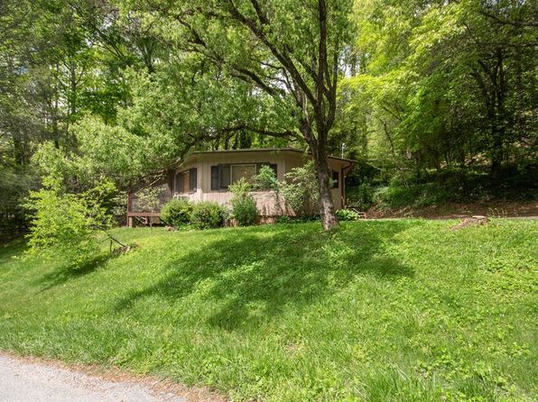 81 Fox Fire St, Franklin, NC 28734