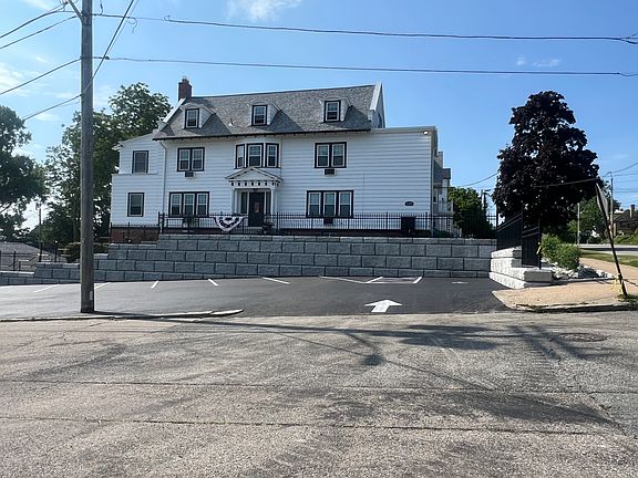 2nd image of 1224 Narragansett Blvd APT 103