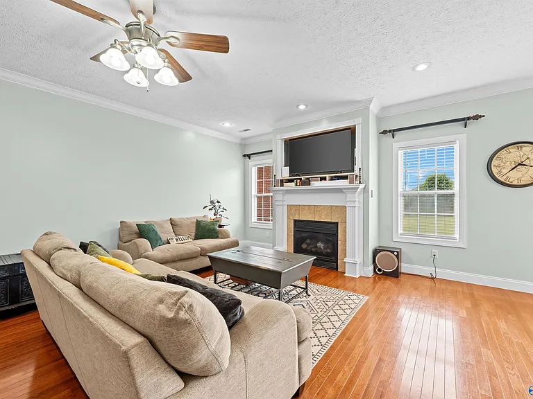 25850 Iron Gate Dr — Photo 9