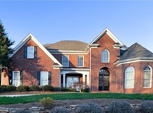 3910 Rosebriar Ln, Winston Salem, NC 27106