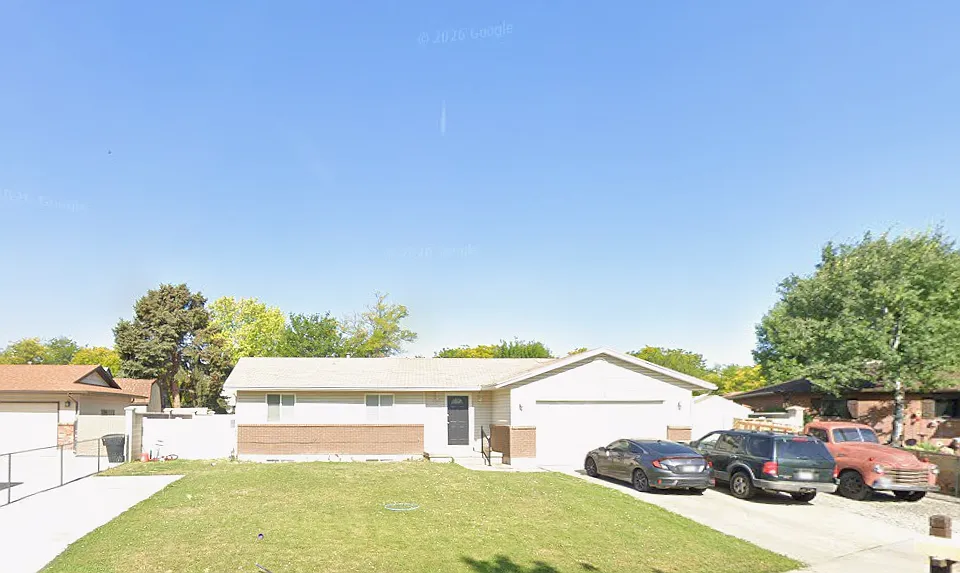 5972 S Roanoke Cir