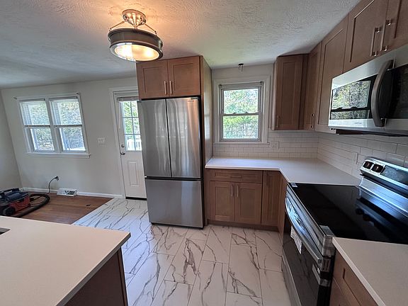 5th image of 8 Ketch Rd