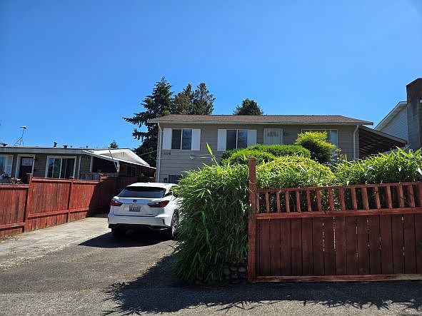 1st image of 1106 E 52nd St