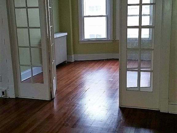 2nd image of 3 Parkwood St #3