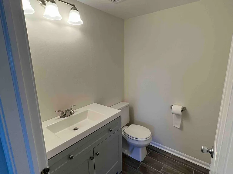 6865 Hampton Cir — Photo 9