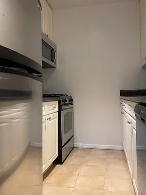 Rented by RELO REDAC INC. | media 14