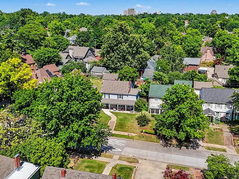 2523 S Cincinnati Ave — Photo 37