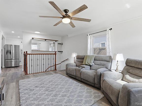 3rd image of 1284 Atkinson Ave