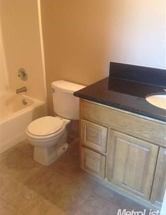 5th image of 1059 Bear Hollow Ct