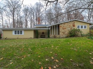 2461 Parsons Dr, Willoughby Hills, OH 44094