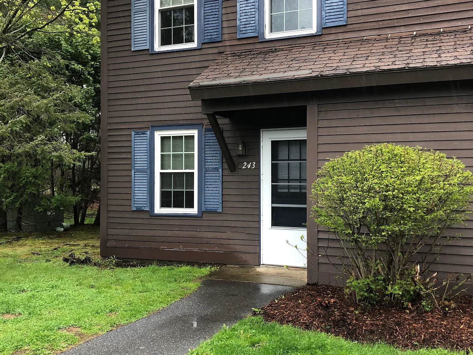 2 bed, 1.5 bath, 1180 sqft, $2,375 — Photo 1