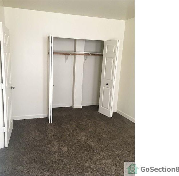 2nd image of 7130 S Jeffery Blvd APT 209