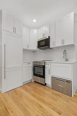 Rented by REAL New York | media 10