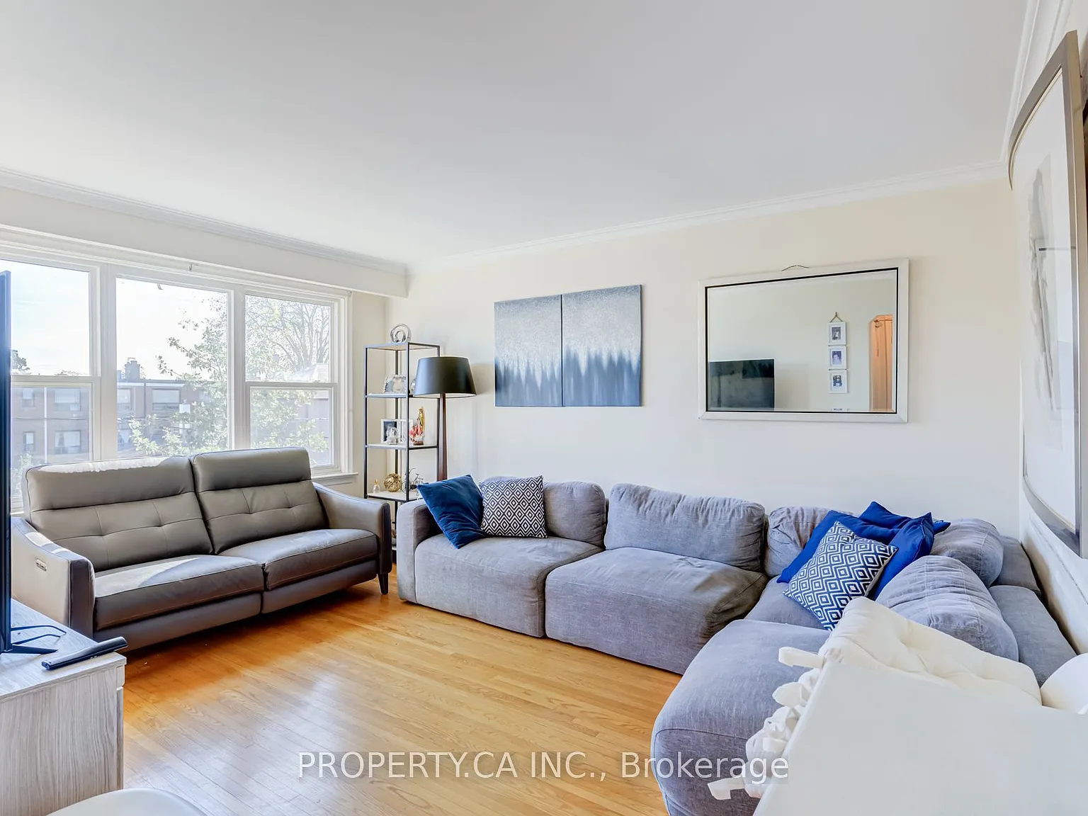3 bed, $2,300 — Photo 2