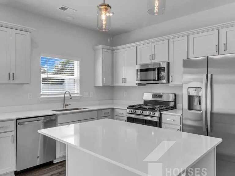 314 Abingdon Way — Photo 3