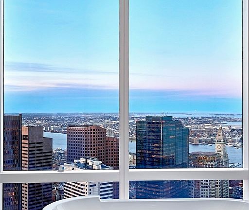 4th image of 1 Franklin St #Penthouse 1b