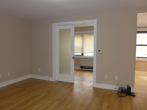 5th image of 301 E 47th St APT 6P