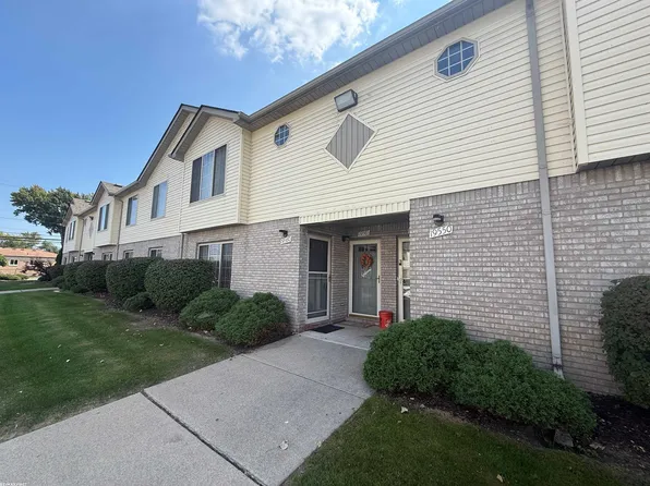 19560 Spagnuolo Ln, Roseville, MI 48066