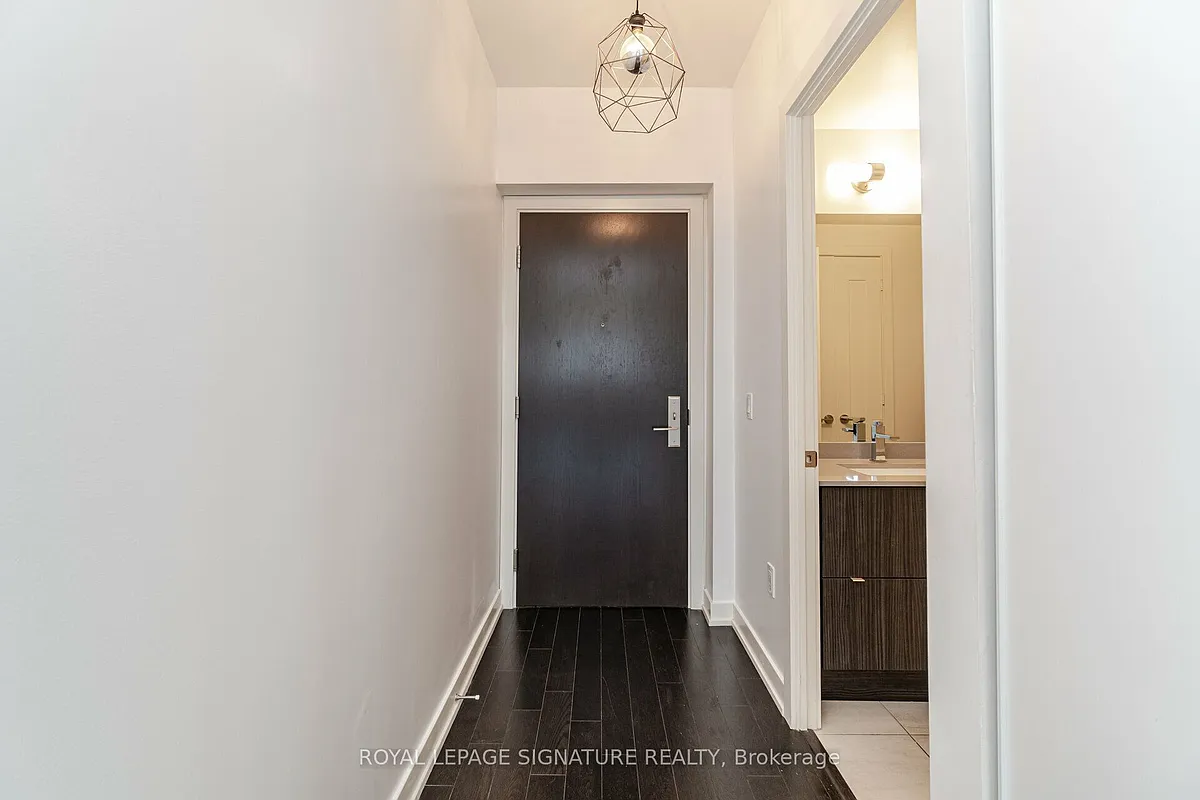 Photo 2 of 38 - 330 Richmond St W #811 - Toronto, ON Building Photo - 330 Richmond St W #811