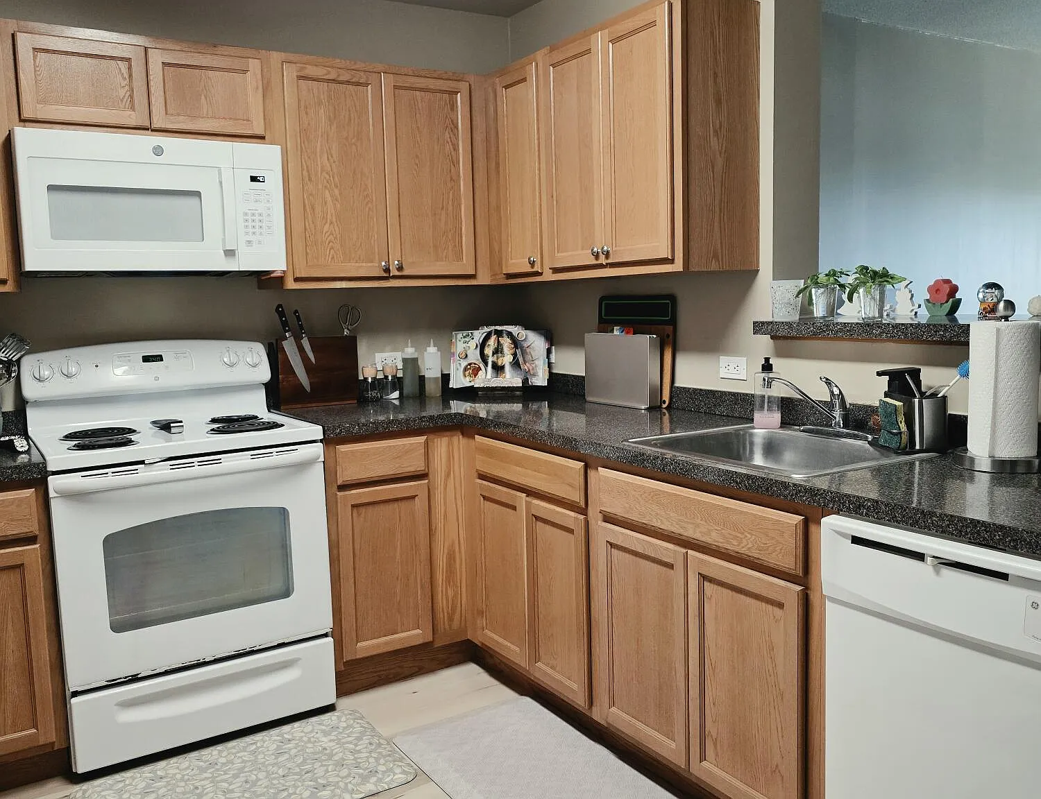 1 bed, 810 sqft, $2,250 — Photo 2