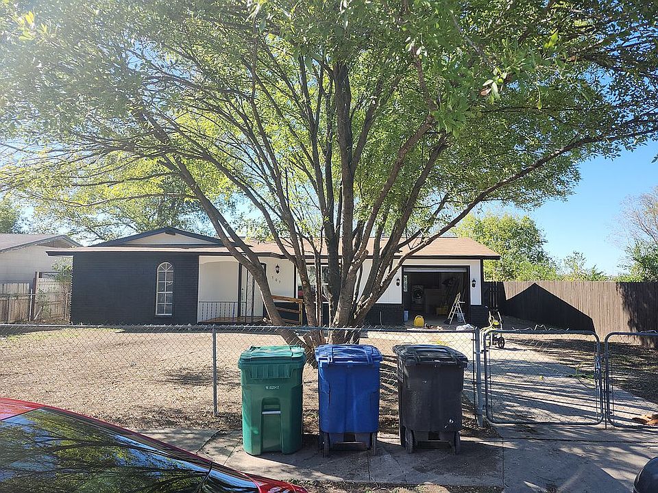 2nd image of 503 Canyonwood Ln