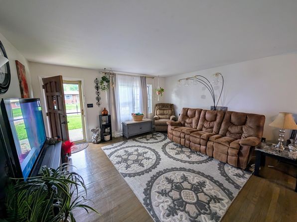 242 Muskingum Dr, Gahanna, OH 43230