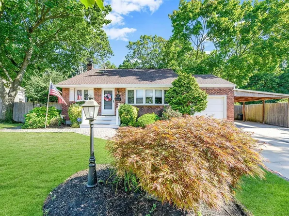 15 Laurie Boulevard, Bethpage, NY 11714