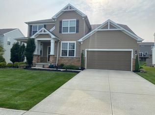 100 Garnett Cir, Akron, OH