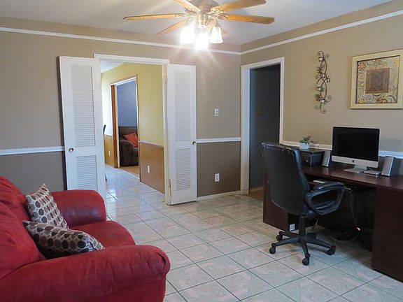 3rd image of 307 Willowood Dr