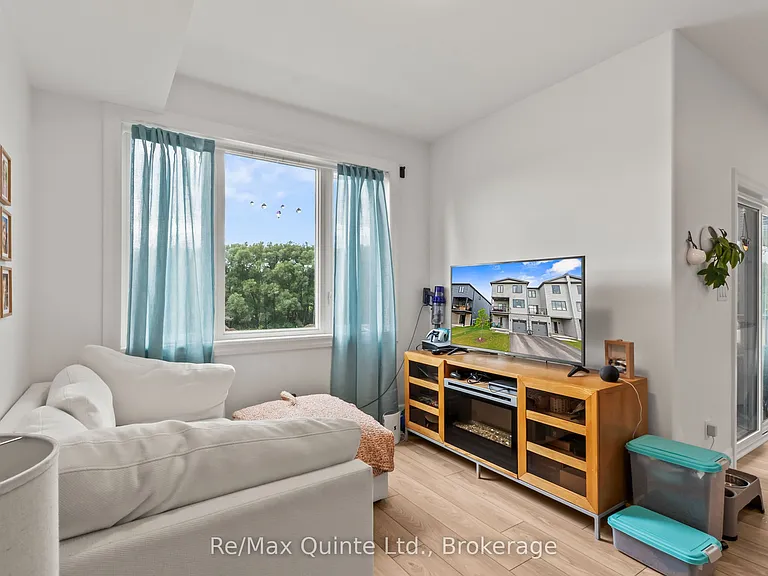 107 Buchanan Ave — Photo 17