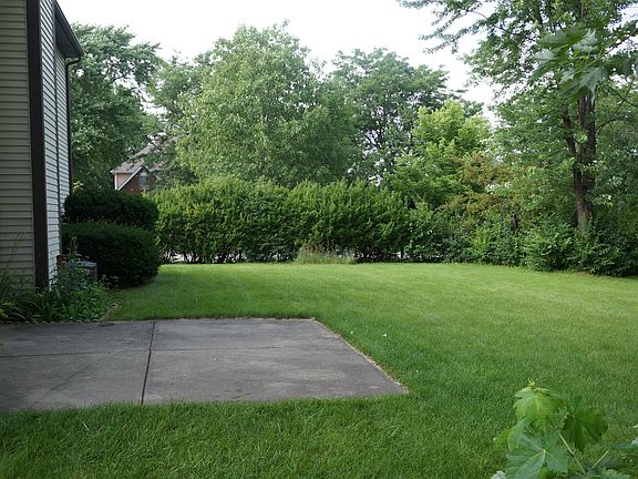 4th image of 901 Ashford Ln