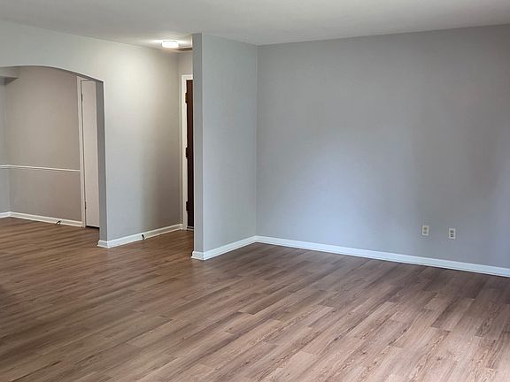 2nd image of 1220 Camellia Dr #1