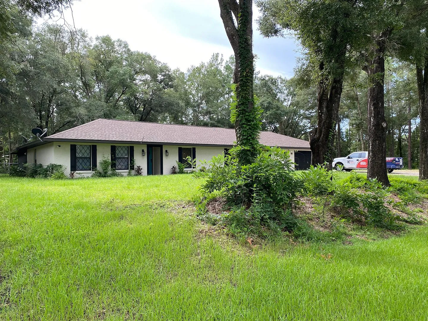 Rainbow Springs Woodlands - 4/3/2 - Plus detached 30x30 shop — Photo 3