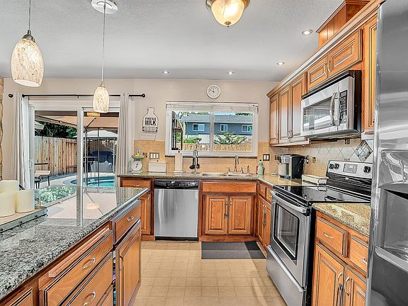 5th image of 9037 Stonewood Dr