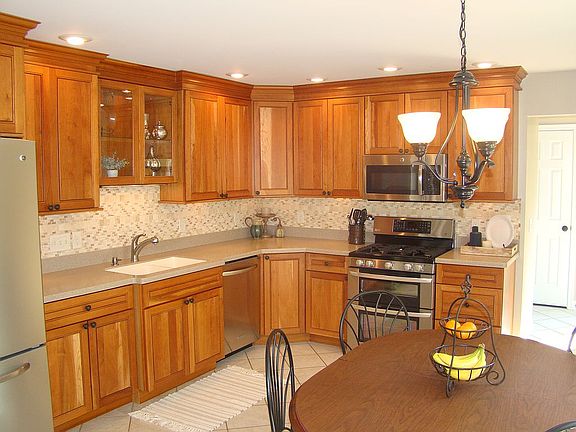 4th image of 8525 Sunmont Dr