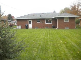 627 Brynhaven Dr, Oregon, OH 43616