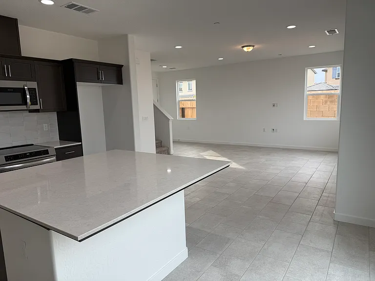 2858 E Tierra Dr — Photo 8