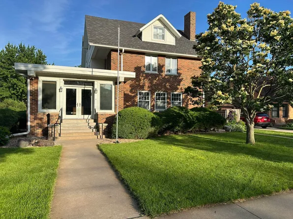 1101 N Hastings Ave, Hastings, NE 68901