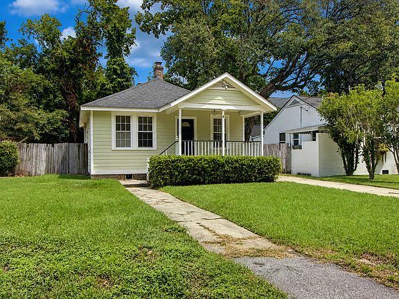 3rd image of 214 Live Oak Ave