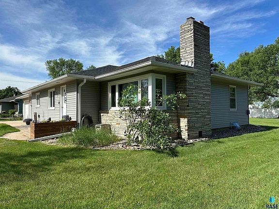 2nd image of 533 S Juniper St