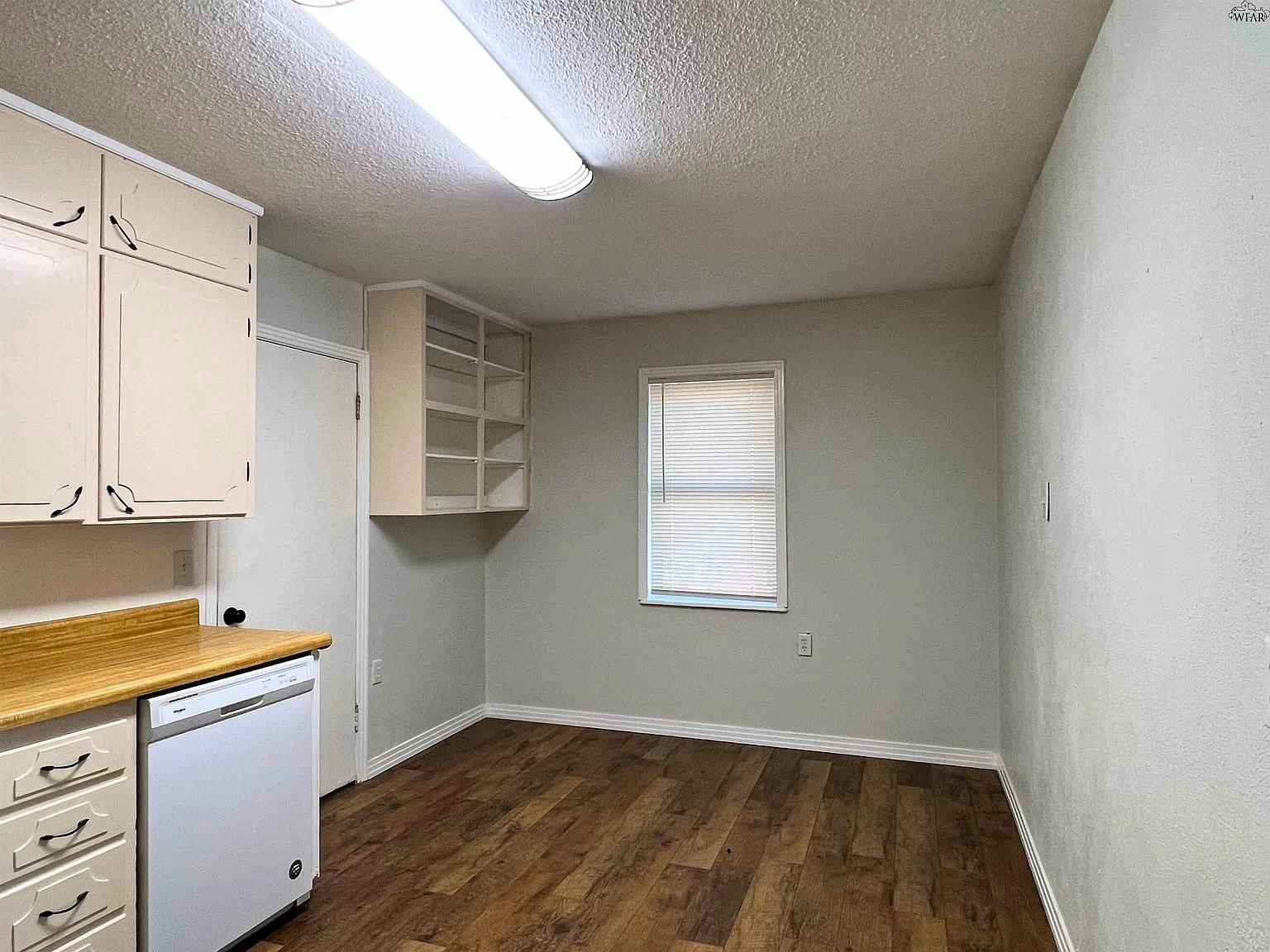 3 bed, 1.0 bath, 1088 sqft, $1,200 — Photo 4
