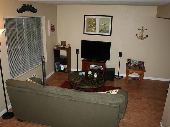4th image of 905 E Shobe Dr