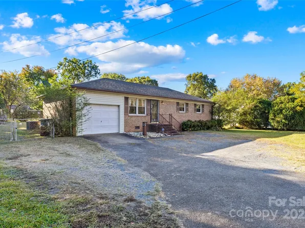 1208 Stallings Rd, Matthews, NC 28104